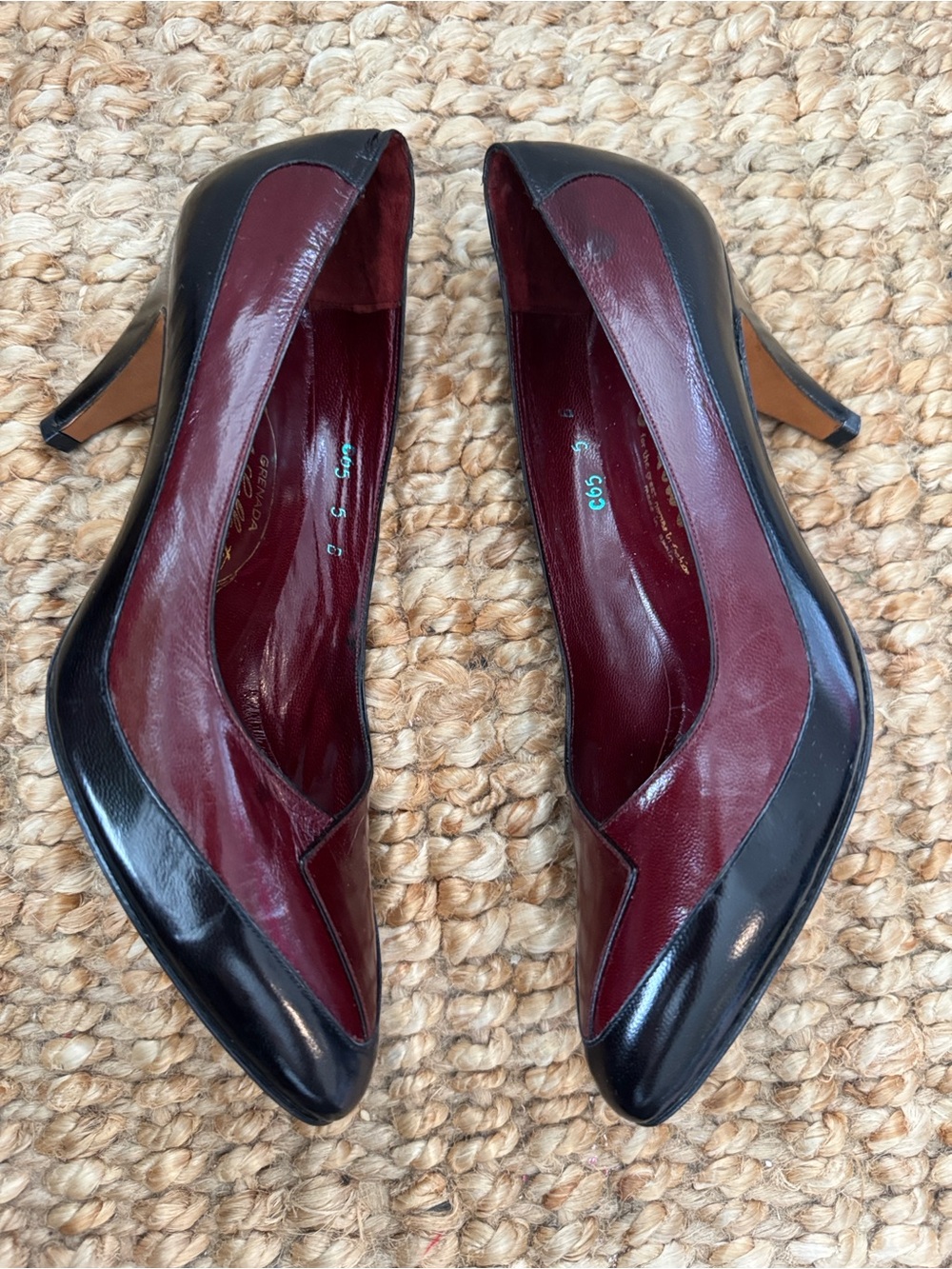 Vintage Ingledew’s Black Burgundy Leather Pumps Size 5 Made in Spain